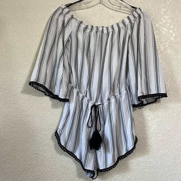 Forever 21 Striped Off-Shoulder Women's Top - Picture 1 of 7